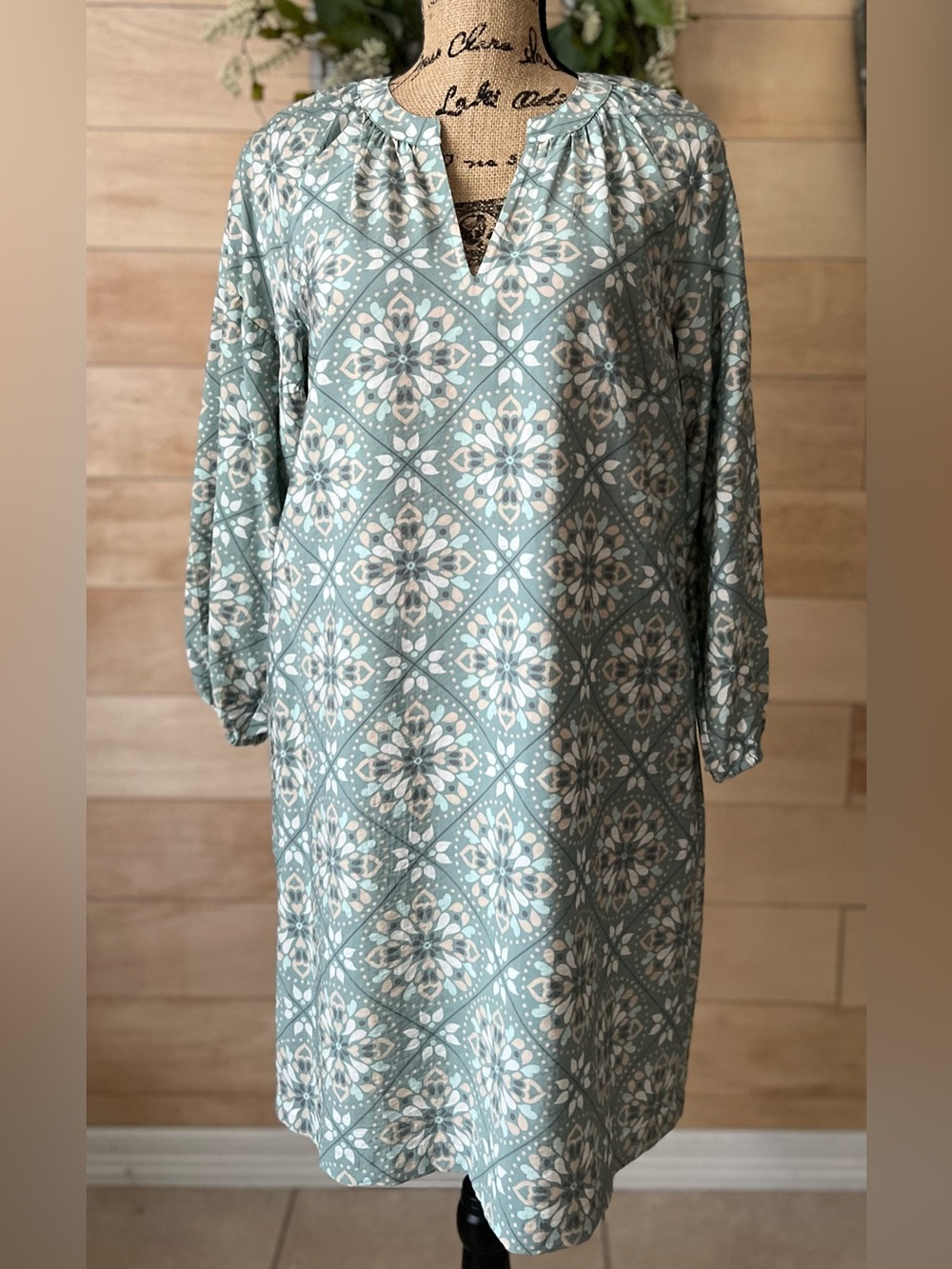LOFT Green & Cream Dress Size XS